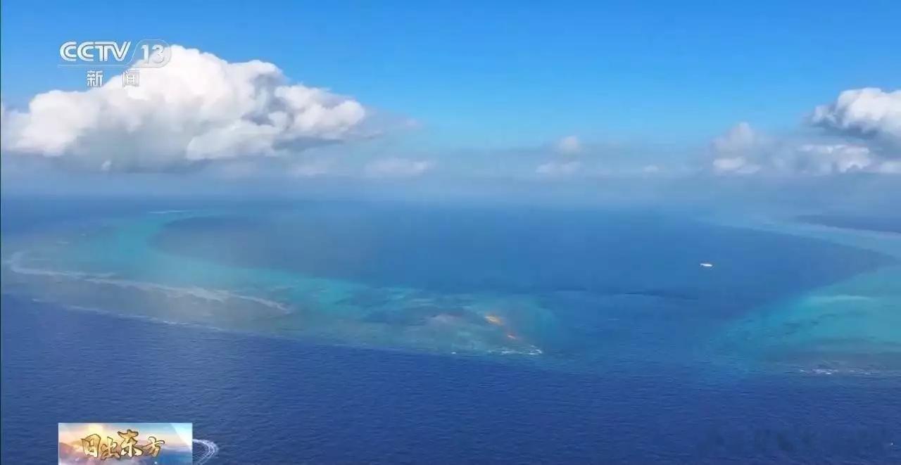海天间护蓝色国土 海警舰艇编队以坚守庆华诞 ​​​