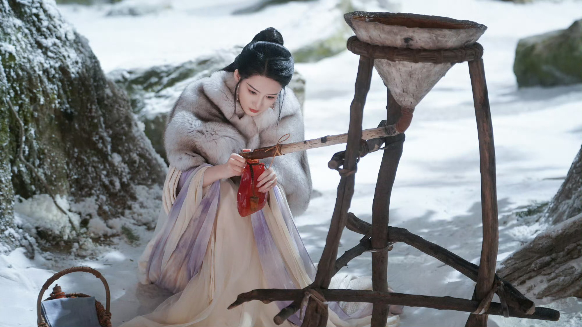 #李沁[超话]#  💚#李沁薛紫夜# 💚#李沁七夜雪# [哇]哇，好美的薛谷