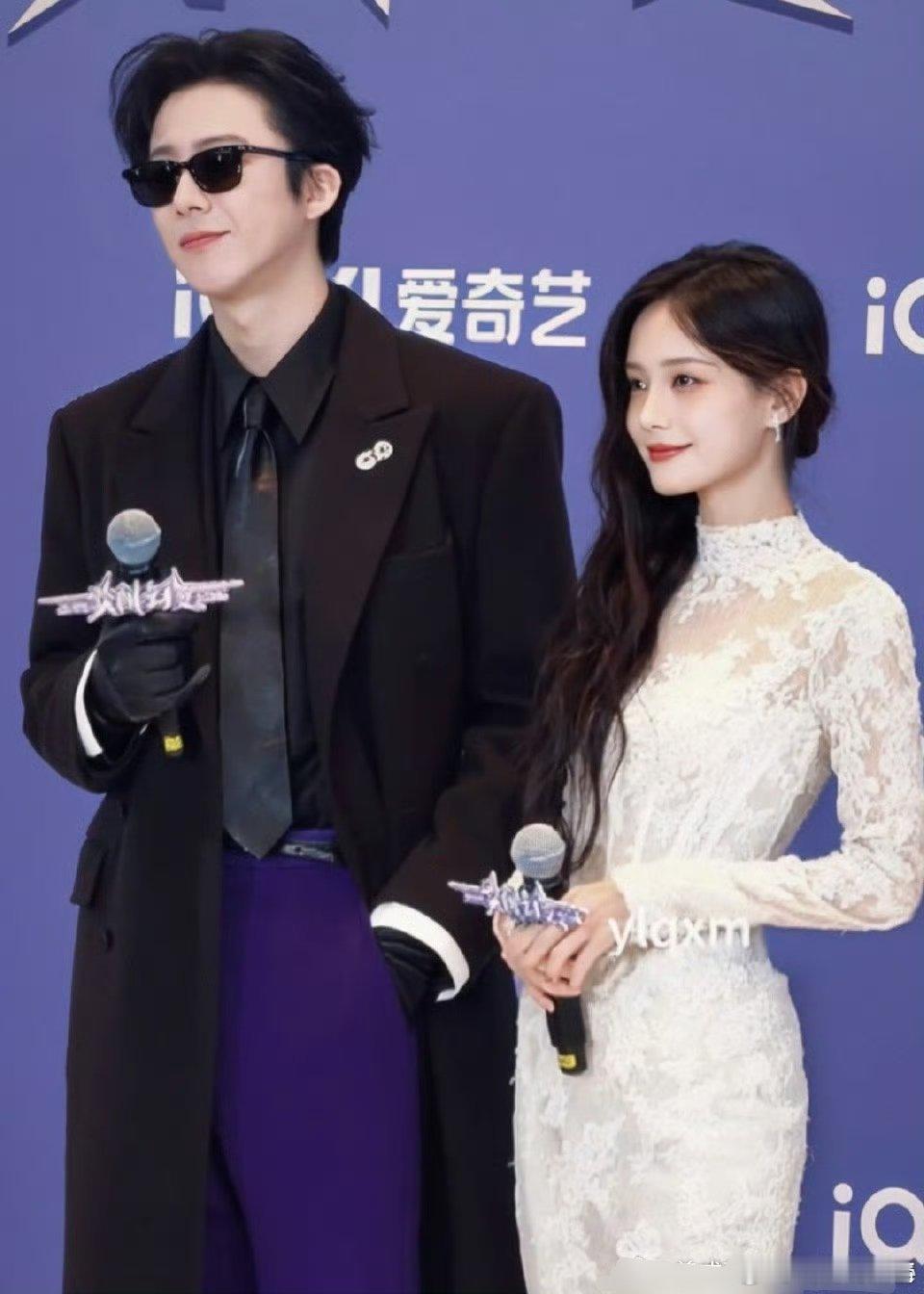 刘宇宁李一桐 大哥大嫂风味儿天呐，这身高差 