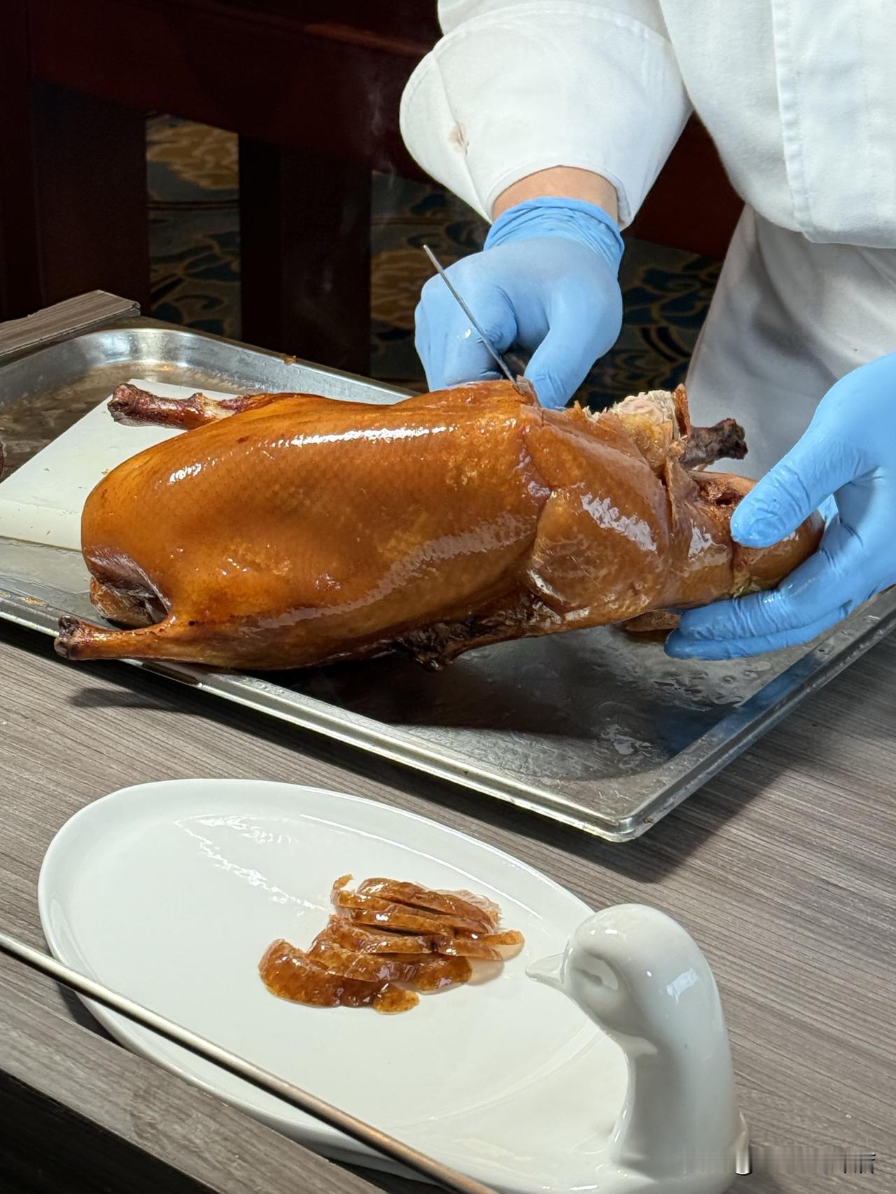 恭喜我！吃到了成都第1只非遗京鸭缘烤鸭！

坚守的160年挂炉技艺
北京烤鸭大师