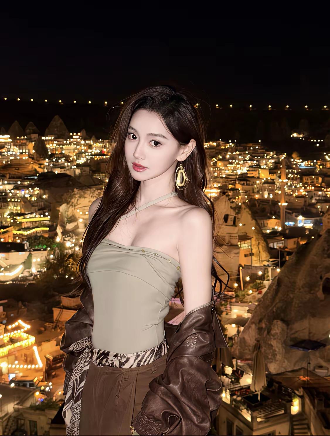 模特服装展示，无任何不良导向