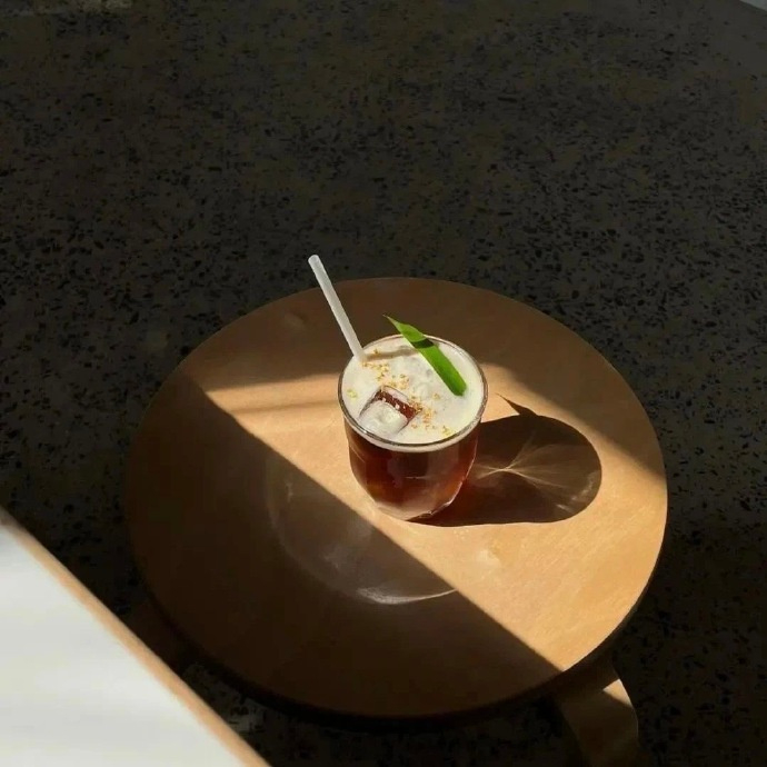 ❥𝗰𝗵𝗲𝗲𝗿𝘀⁾⁾🥂“成熟不是戒掉情绪而是懂得给心情‘调静音‘” 