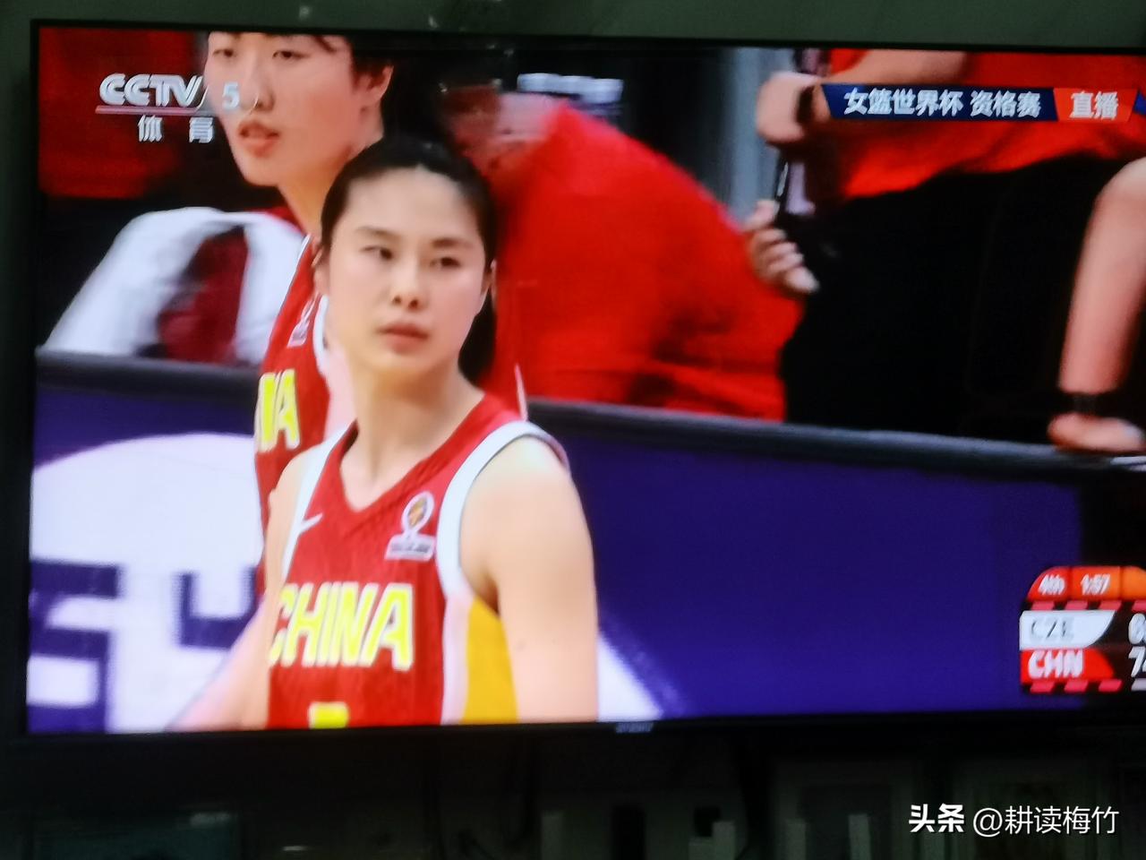 王思雨最后时刻连得6分！中国女篮10分胜捷克女篮！

这场比赛打捷克一样打的不轻