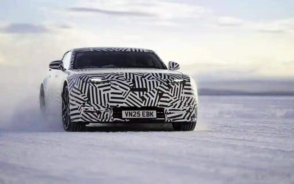 今天刷到捷豹全新纯电四门GT的测试车消息，我直接一个“好家伙”，这不就是把Typ