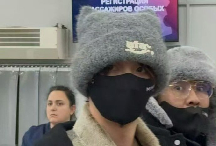 时代少年团机场回国时代少年团俄罗斯回国机场路透  时代少年团俄罗斯回国啦！微博之