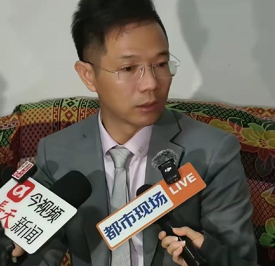 李律师直言，申家女儿申倩的冷静，才是给全家踩下急刹车的关键！

申倩的这一决定救