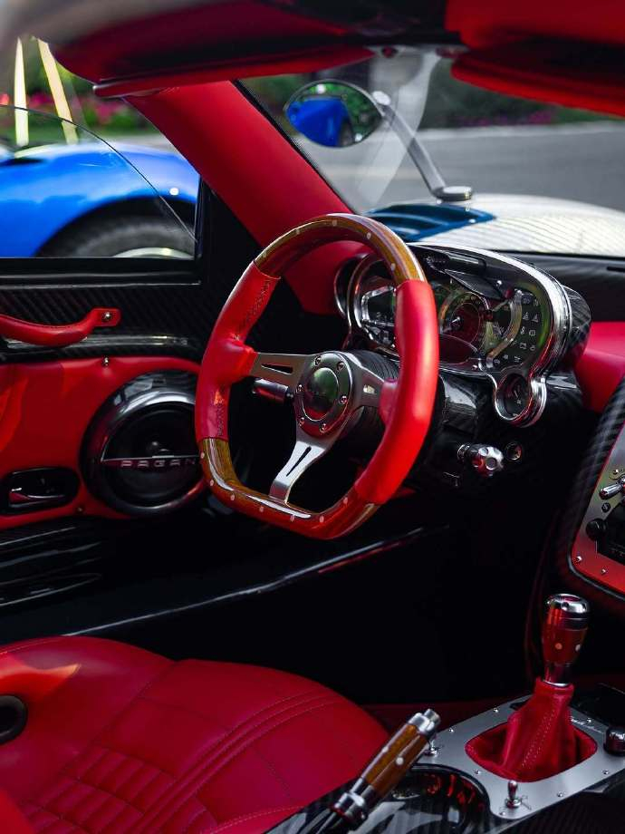 帕加尼Zonda这台神车谁看了不心动流线车身配极致性能，堪称超跑界艺术品每次亮相