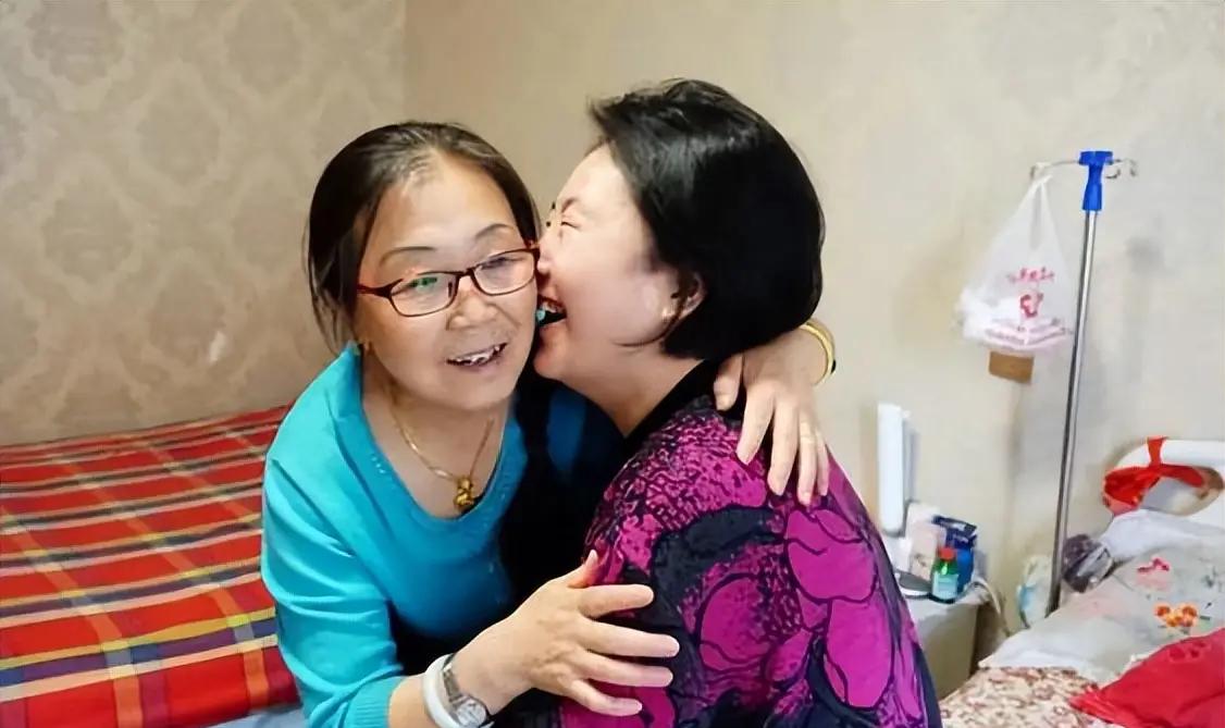 2012年，陕西一名女子在车祸中不幸变成植物人，婆婆无怨无悔照顾了她12年，没想