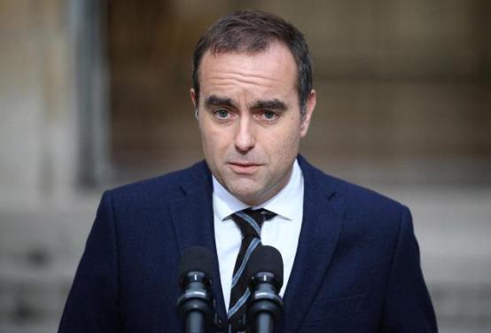 为抢稀土已经不择手段！法国暂停希音在法运营权，习惯性等中方服软让步！
 
最近，