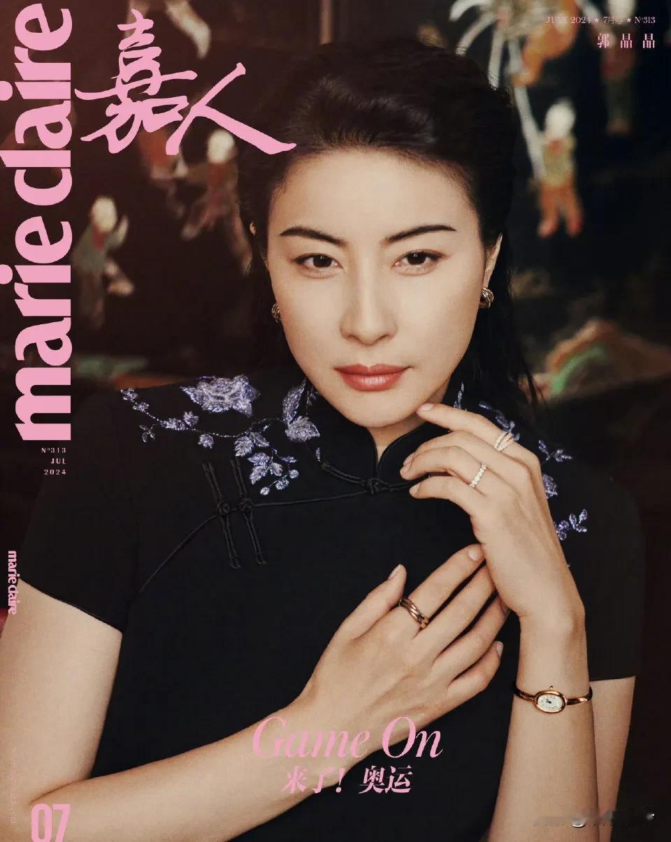 郭晶晶拍摄嘉人7月刊封面大片
 
网友热情评论：
当家主母即视感。
国泰民安的感