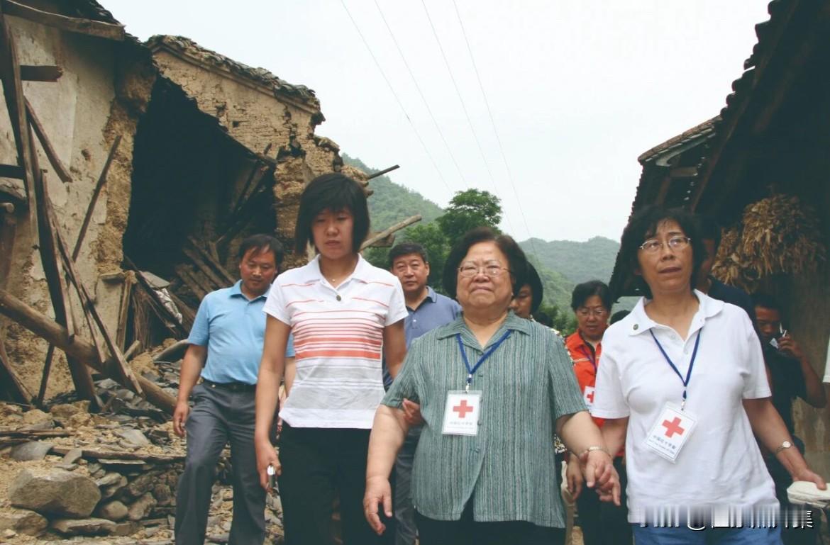 2008年5月12日，四川汶川发生8.0级特大地震，这是新中国成立以来破坏性最强
