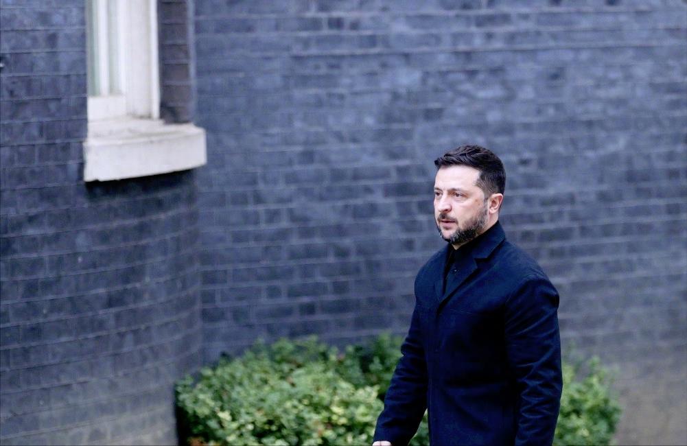 12月18日，泽连斯基在布鲁塞尔放了个“大招”：他亲口说，早在俄乌冲突爆发前，就