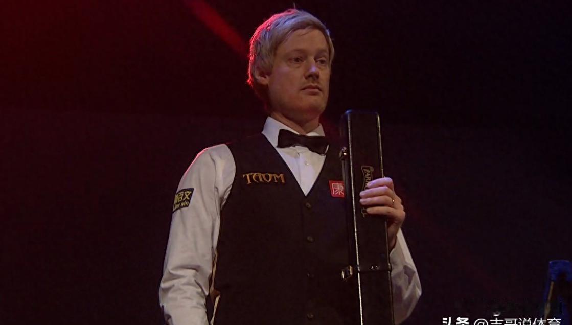 2024英锦赛八强速递，老将经验制胜，黑马强势突围
罗伯逊对吴宜泽的比赛开始了，