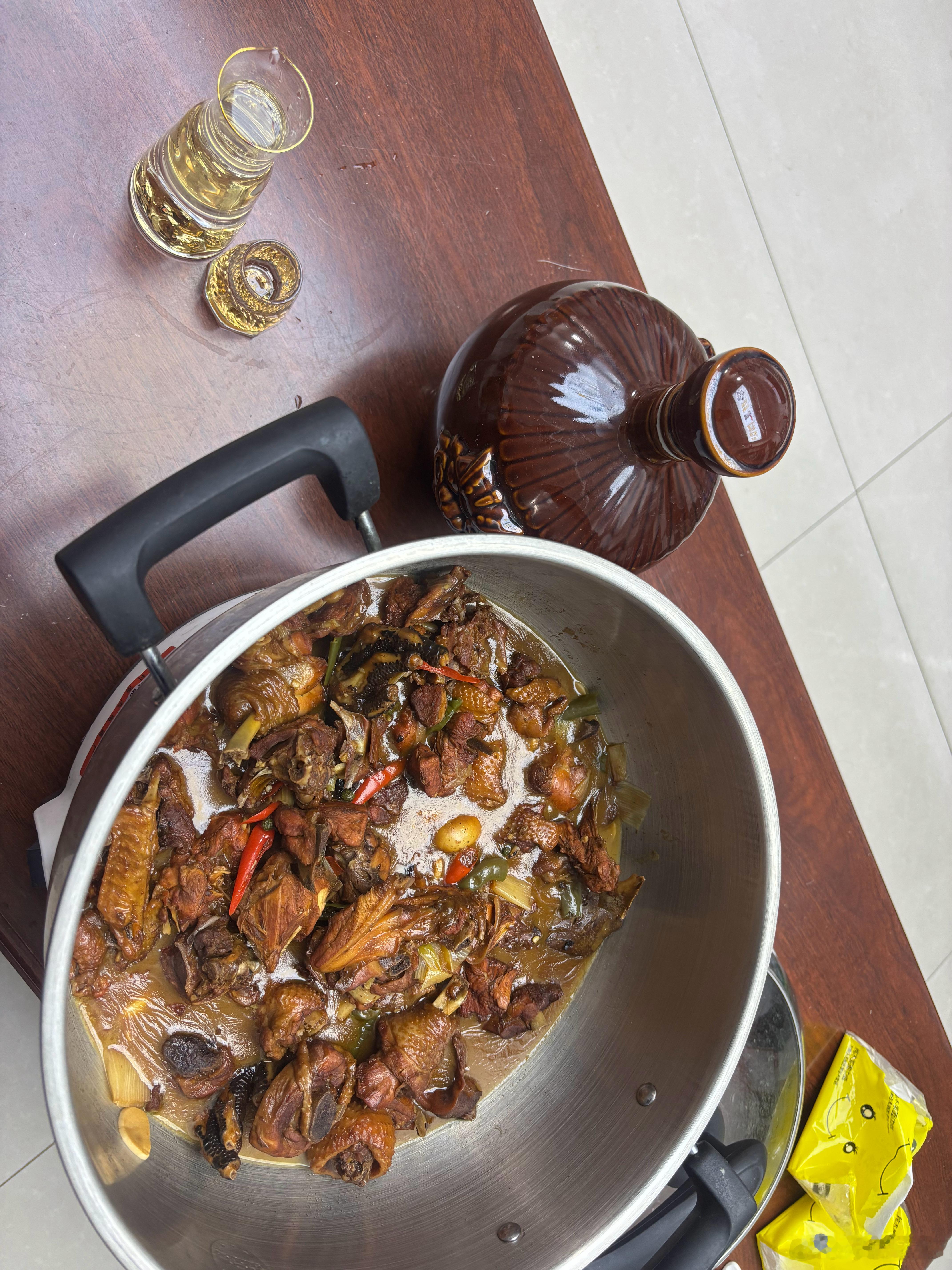 我今天的心情，只能都放在酒里了。 