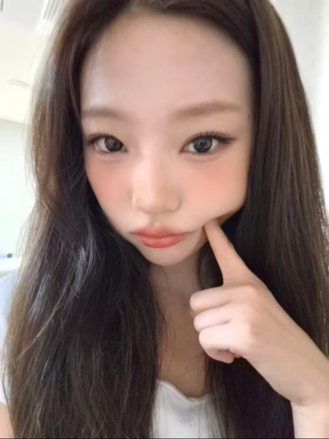 不是她家粉丝一直说她是颜2吗 这么秃是认真的吗 ​​​