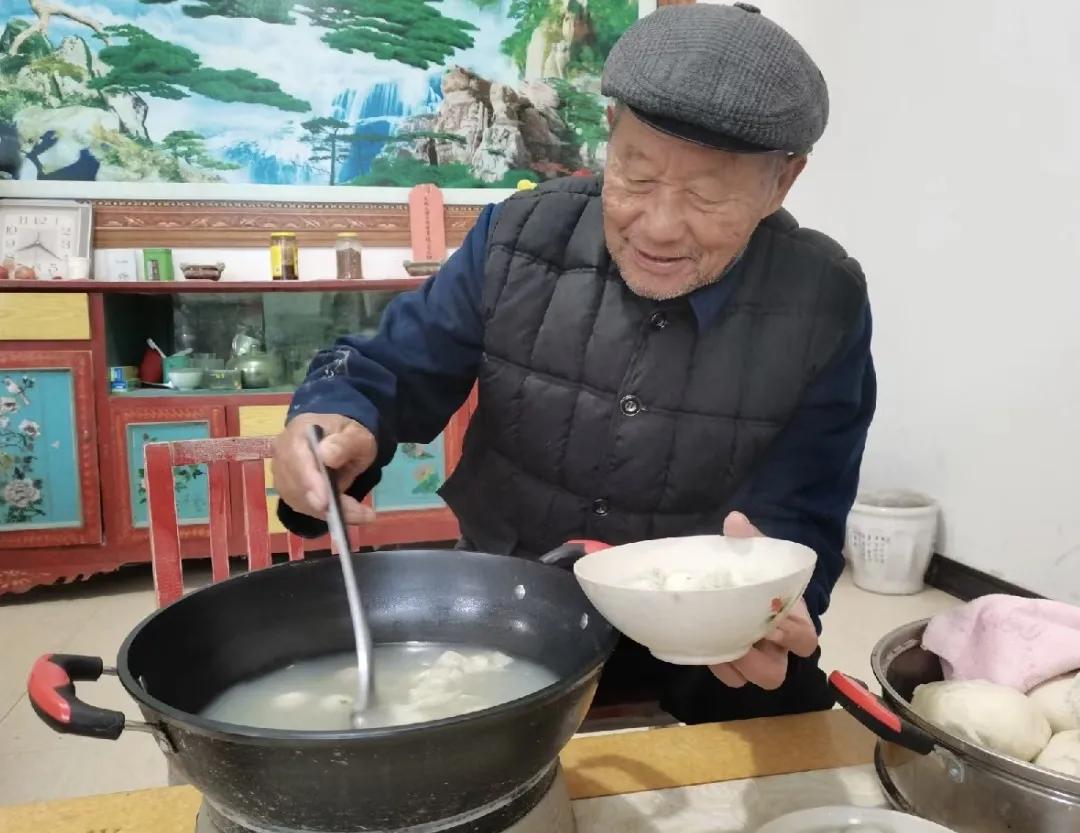 到了80岁，最了不起的15件事！
1，身体没有三高，生活完全自理。
2，会用智能