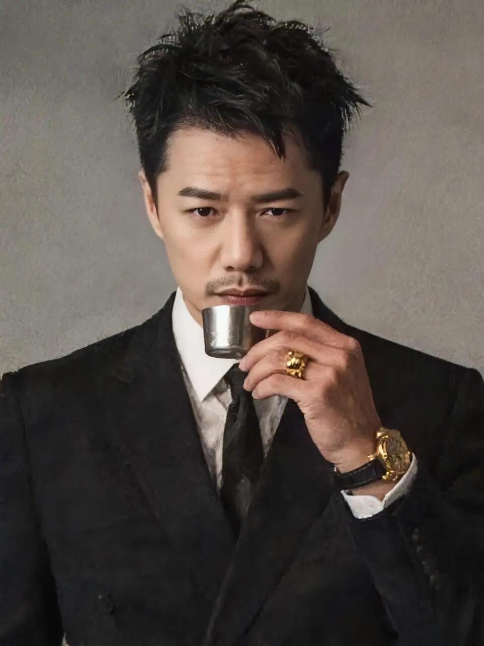 段奕宏 胆怯哥段奕宏叔圈天菜来的！！硬汉形象感觉太适合演刑侦了！ 