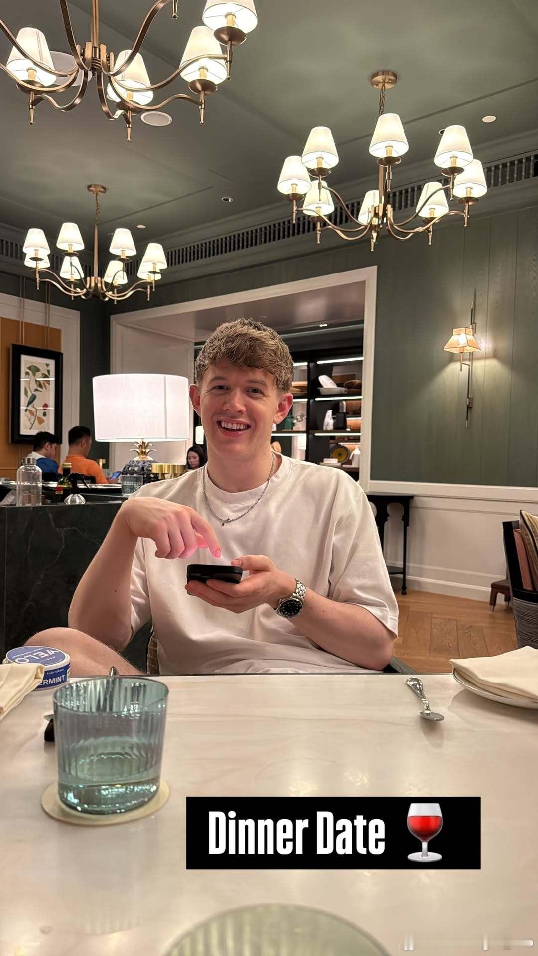 沃尔瑟叔与汤姆哥的晚餐约会🍷 