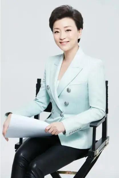 杨澜的第二次婚姻，图的是什么呢？

1995年，杨澜经历了婚姻的重大转折。
当时