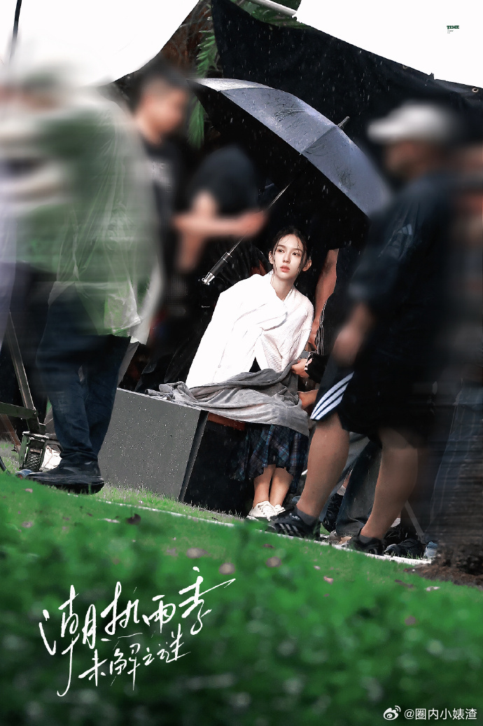 娱乐周也林诗兰像从雨雾里走出来的周也诠释创伤少女林诗兰周也把林诗兰身上那种脆弱阴