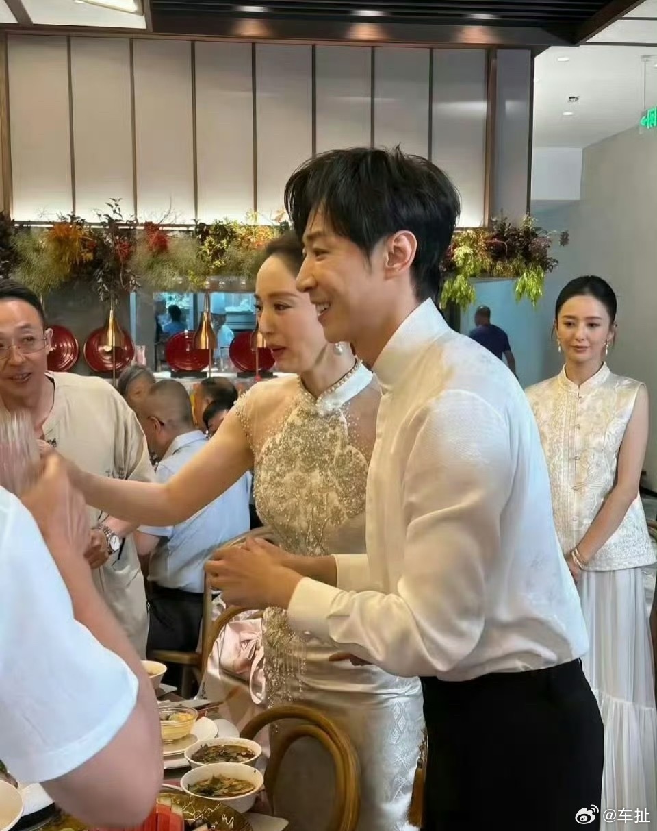 张维伊董璇婚宴饭店人均价格大家真的太能扒了，但咱说，董璇一代女神不能这么寒酸吧，