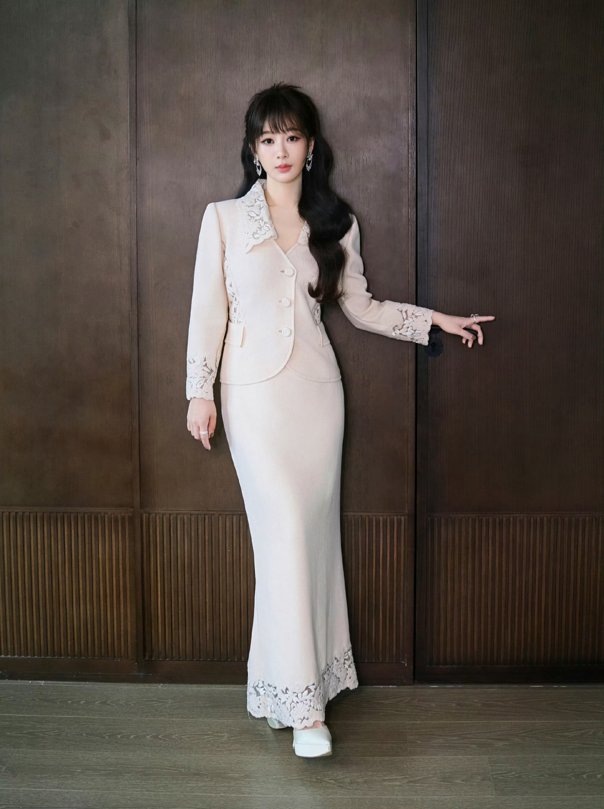 杨紫蕾丝高定look，自有腔调 