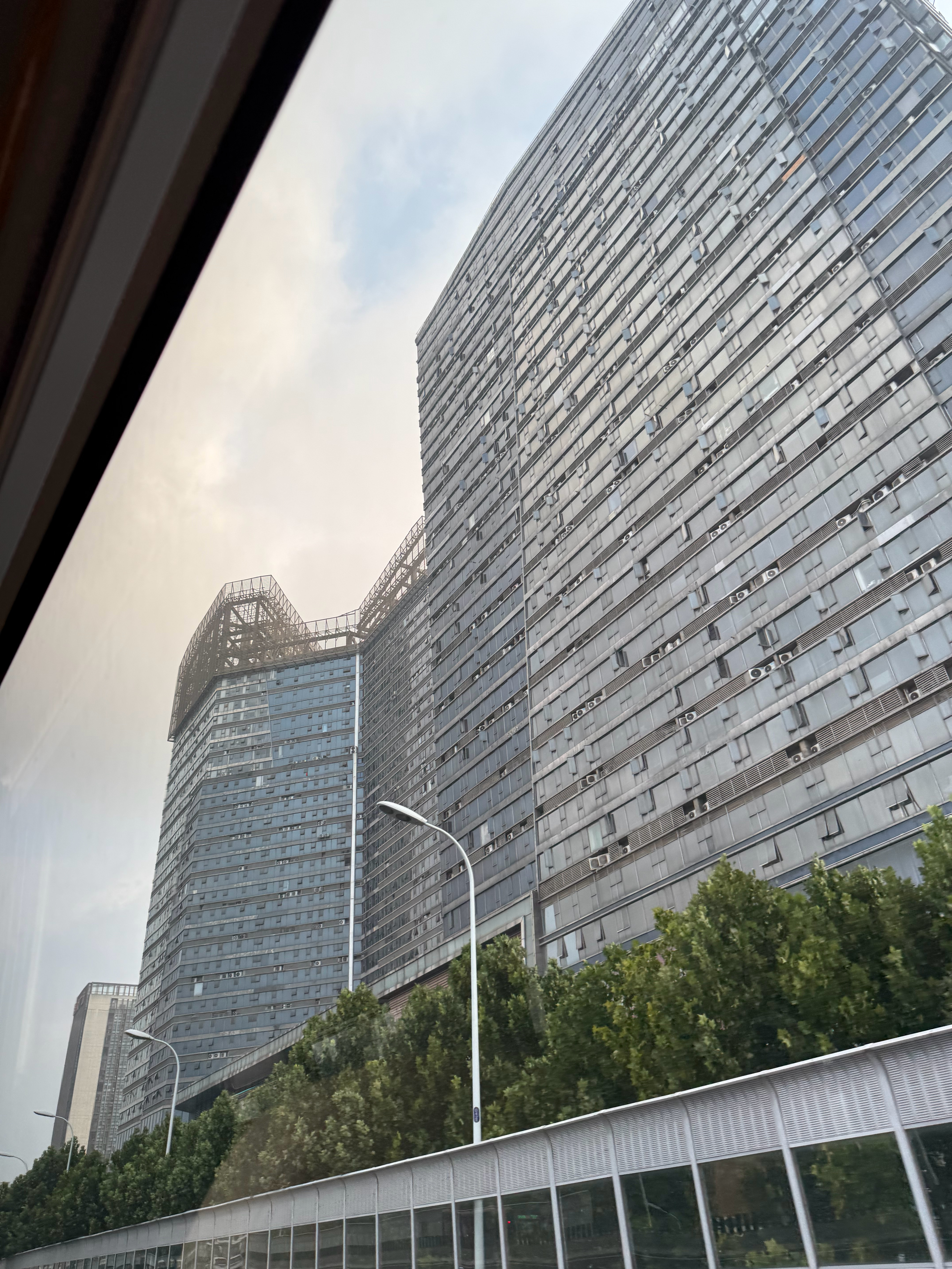 早，早班机*2明天还是早班机[泪] ​​​