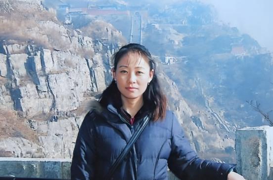 [太阳]1998年，内蒙一女子自家商店被盗，女子通过足迹跟踪到盗贼，该女子被破格
