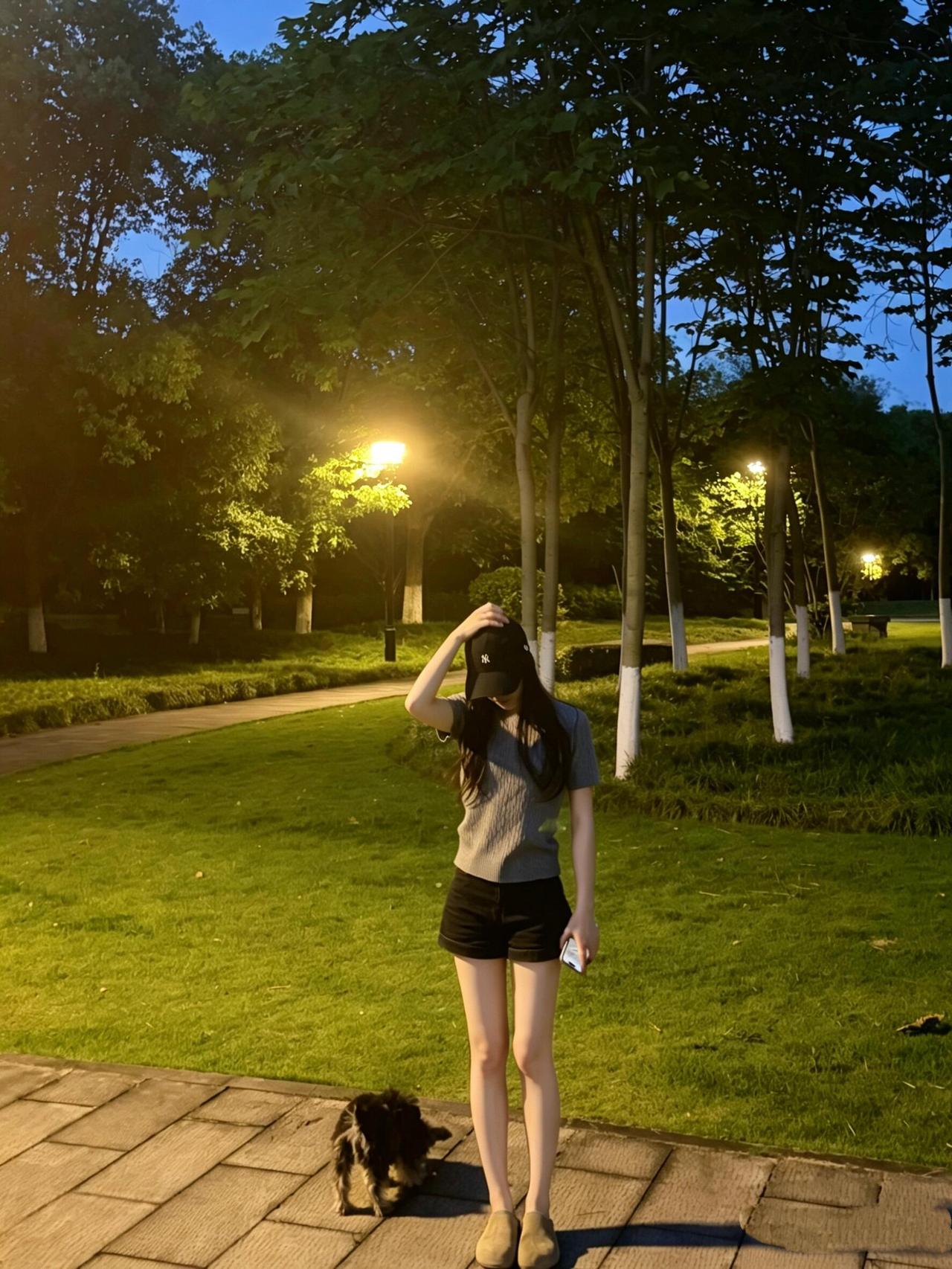 人与人之间，
对错可以申辩。
唯有冷漠，
无解。

吵架不怕，吵得面红耳赤都行。