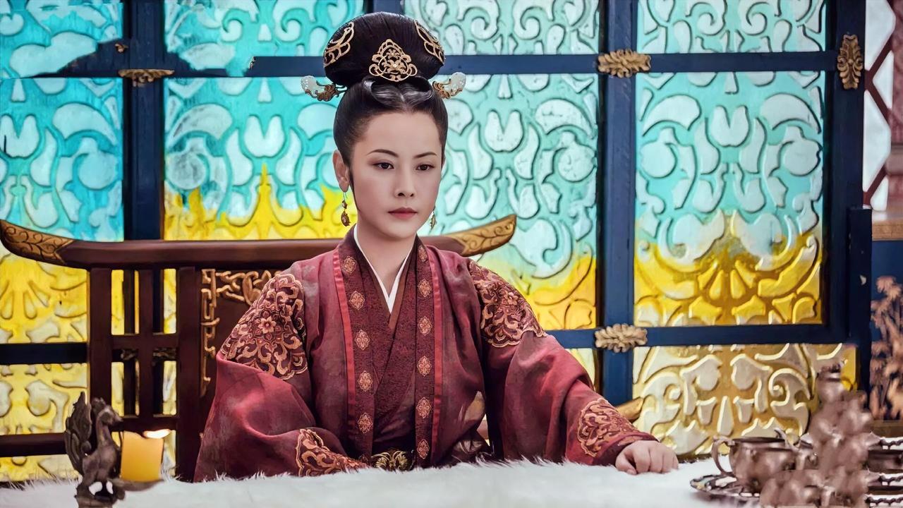 隋朝，14岁的义成公主被嫁给了65岁的老可汗，新婚之夜，老可汗丝毫不怜惜年幼的公