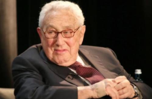 万万没想到，基辛格竟然预言俄乌冲突最先被耗干的，不是战火中的乌克兰，也不是受制裁