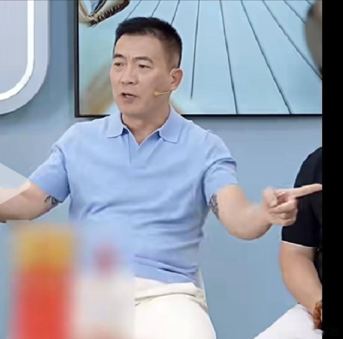 黄健翔老师，您胳膊上纹的是什么纹身？黄健翔纹身