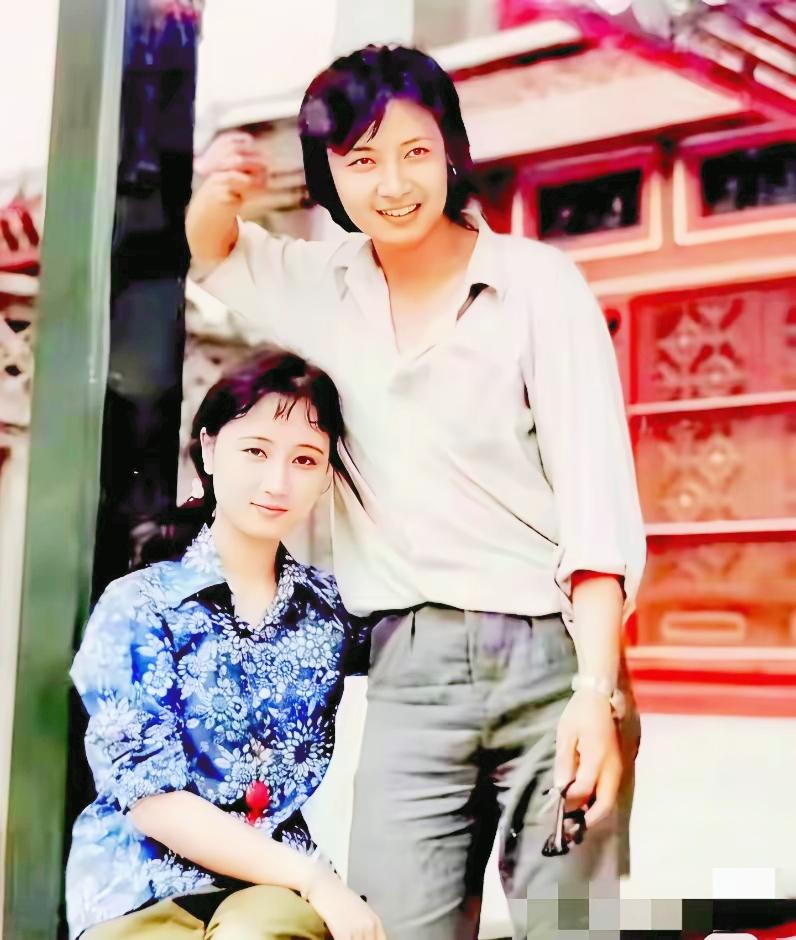 如果你能认出来这两位，估计至少退休三年了吧。