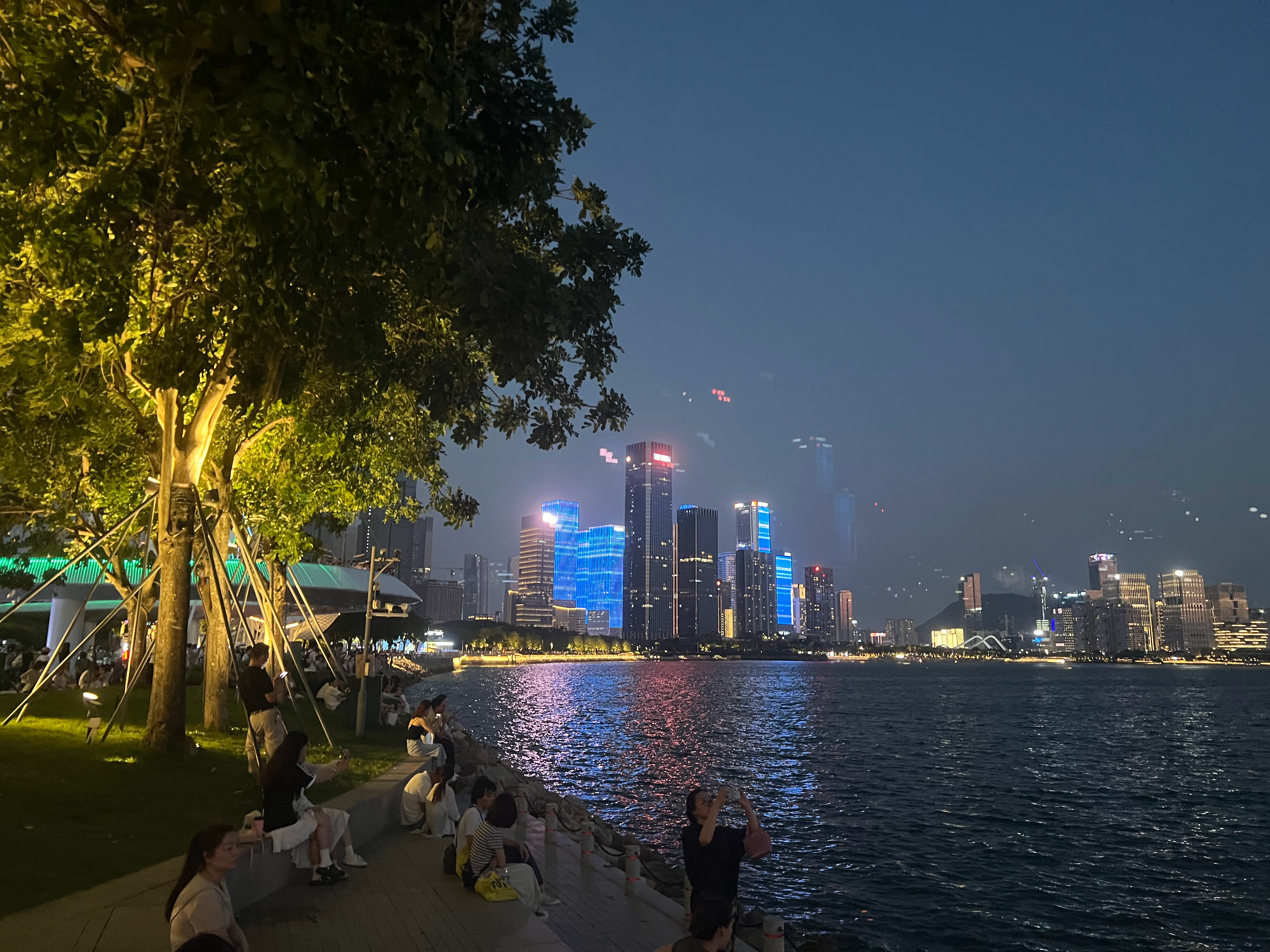 虽然周末是好天气不过，据“深圳天气”最新消息天气即将迎来转折未来一周深圳雷雨增多