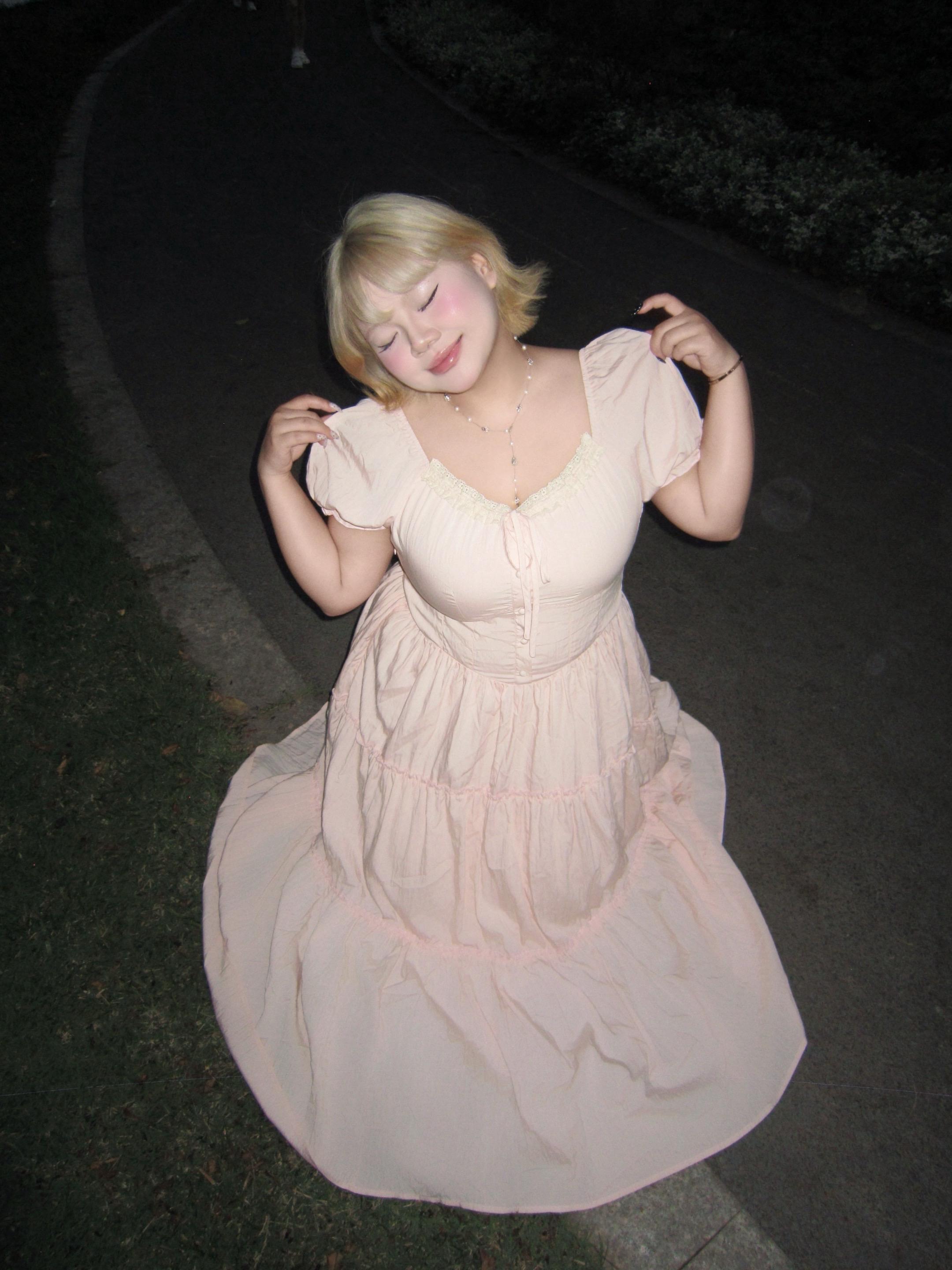 春天 适合以身相许 适合撒下弥天大谎 说千里万里我都随你去