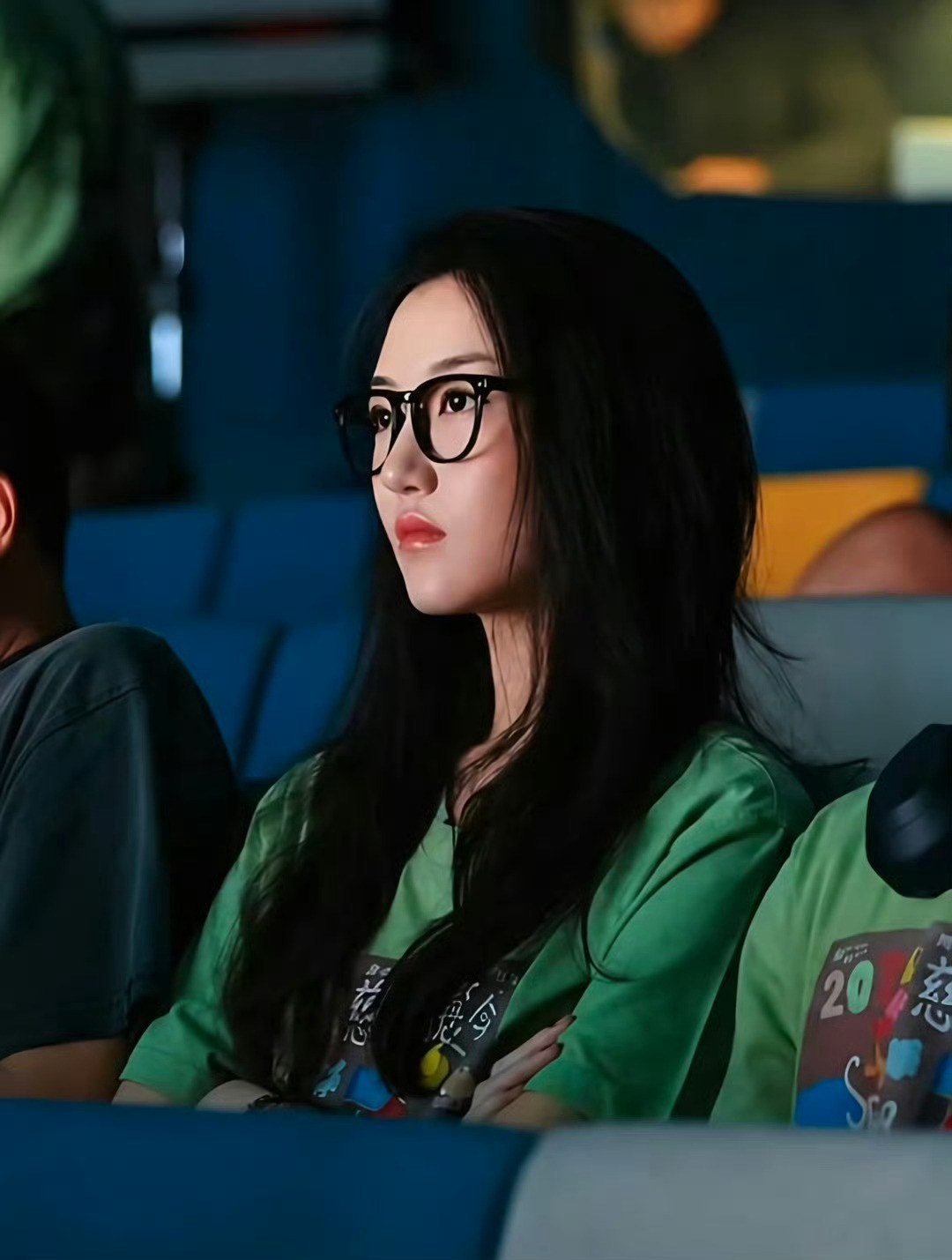李嫣这么美了说实话最让我感慨的不是李嫣变美了，是她在爱里长大的那种底气。王菲那句