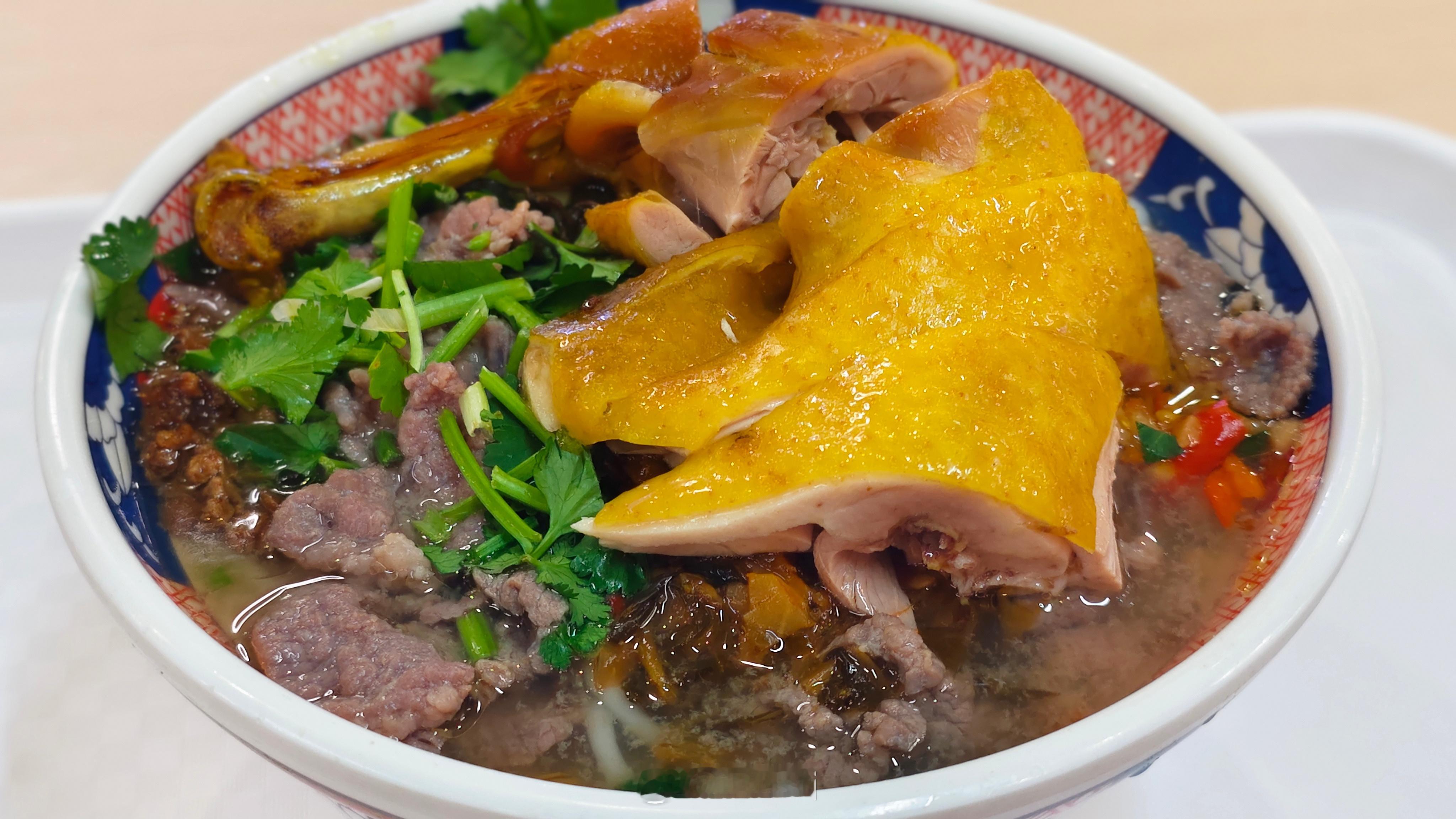 赶紧吃完看女足