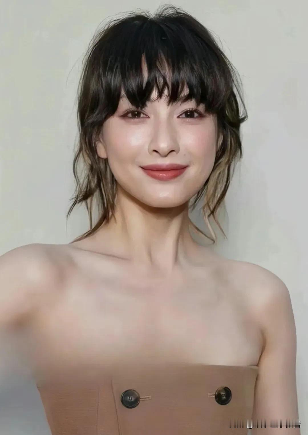 不是衣服的问题，不是颜色问题，不是摄影师问题，也不是吴昕的问题，而是我们的问题！