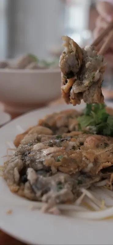 我的家乡叫潮汕，潮汕美食名显全世界。。
作为汕头人，你这句话确实底气十足。潮汕美