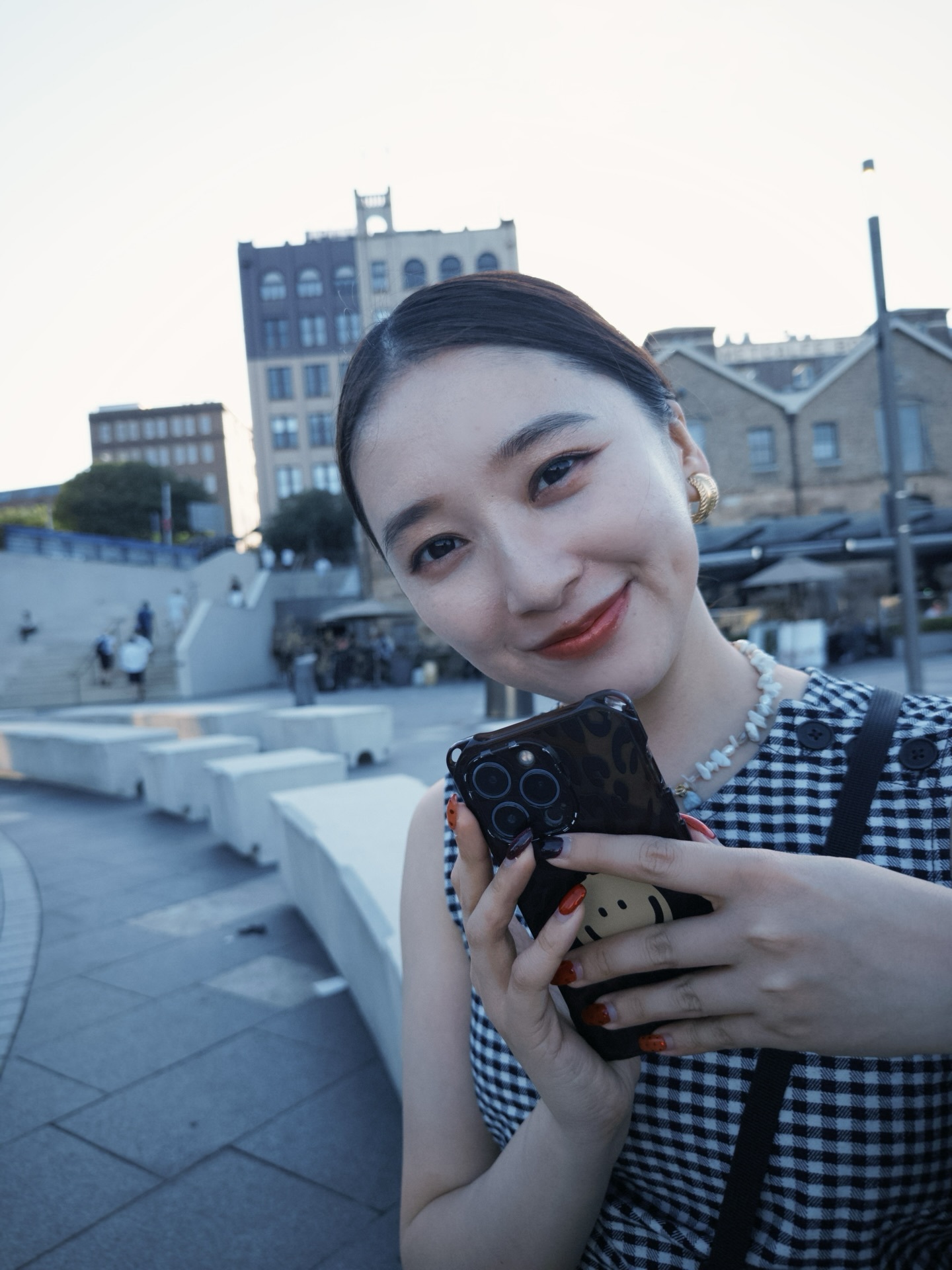 佐藤詩織「2025年も残すところあと僅かですね。2026年もよろしくお願いいたし