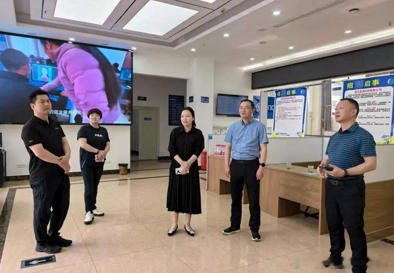 房县 市退役军人事务局来房调研退役军人重点工作十堰爆料 房县退役军人 5月14日