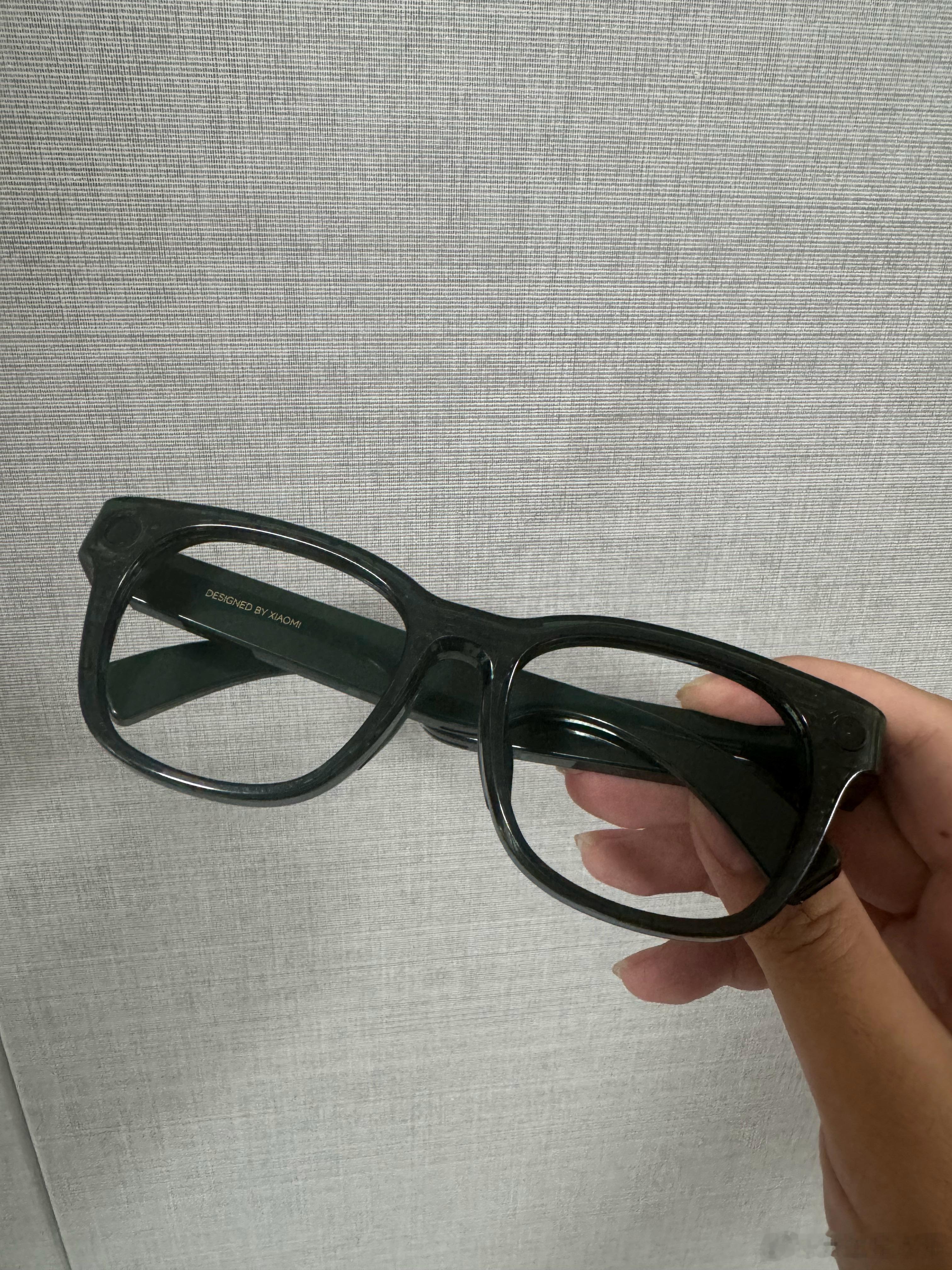 最近想看看新智能眼镜拍视频能不能更强，毕竟小米这个用的有点久了。 结果一搜，小米