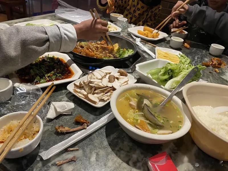 你能想象吗，同样是老婆的弟弟，不同地方竟有天差地别的叫法！普通话里常见“小舅子”