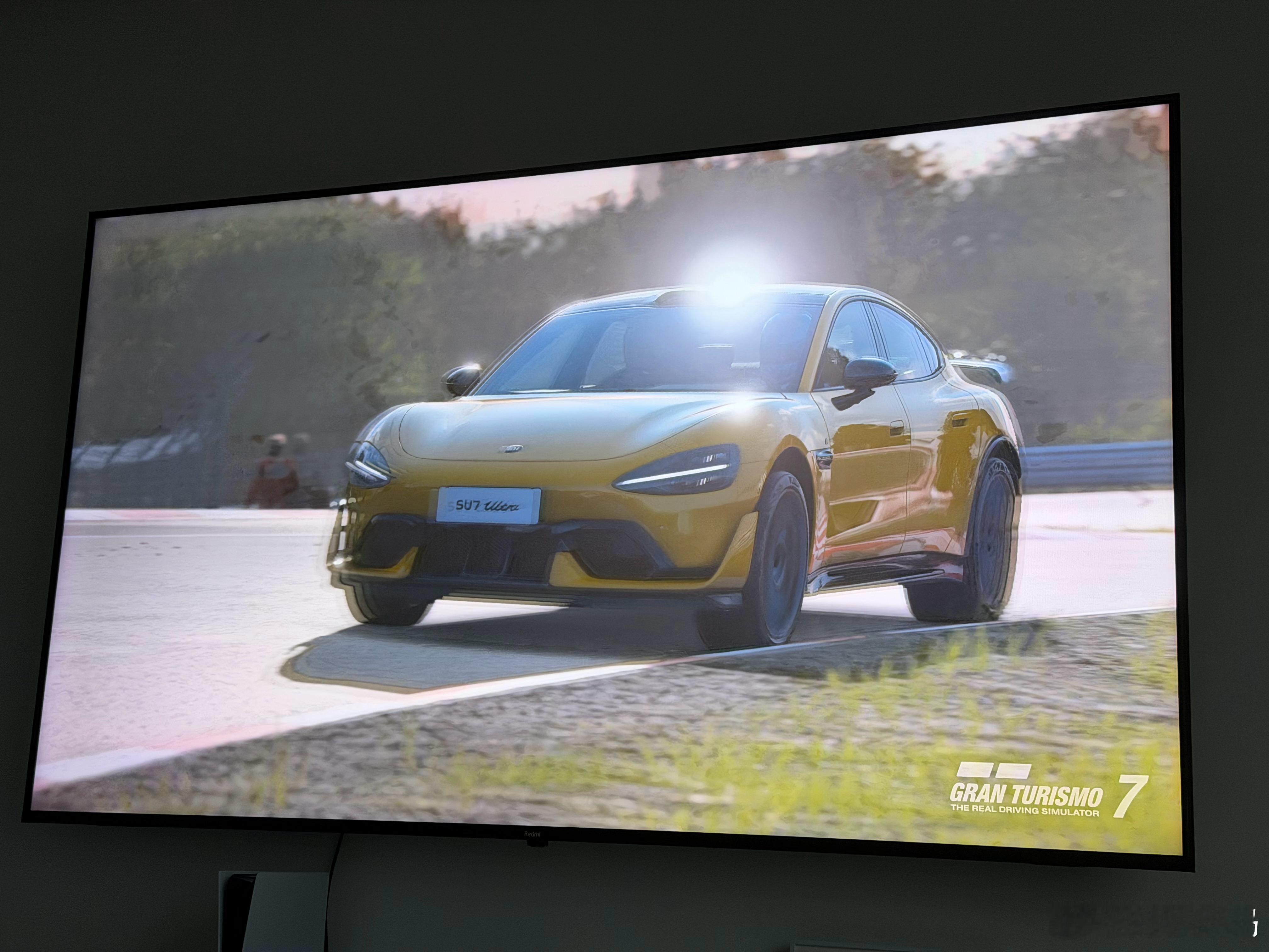 好久没玩了，更新后多了辆小米SU7 Ultra就跑了一把。第一次开小米汽车🙊 