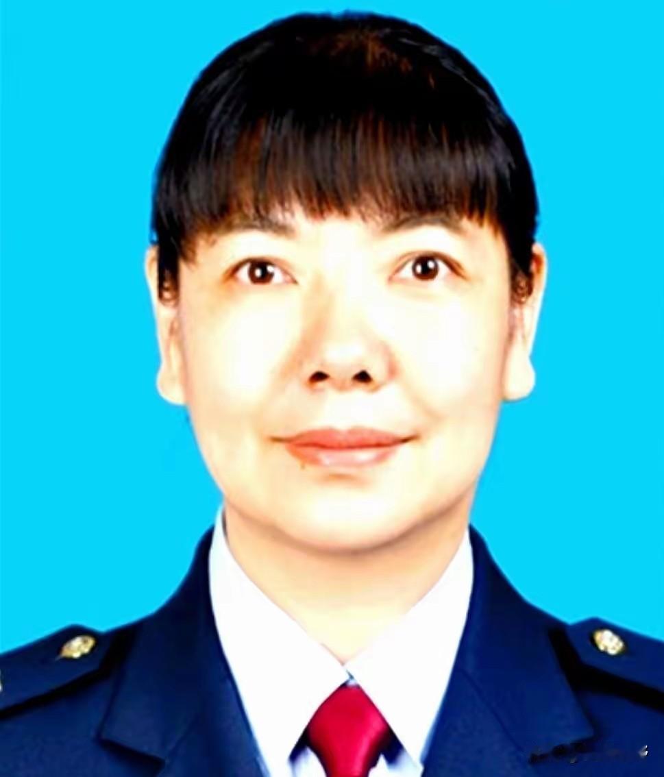 云南玉溪红塔区税务局的科员苏云翠，从2006年起把亲戚家的四个孩子连同70多岁的