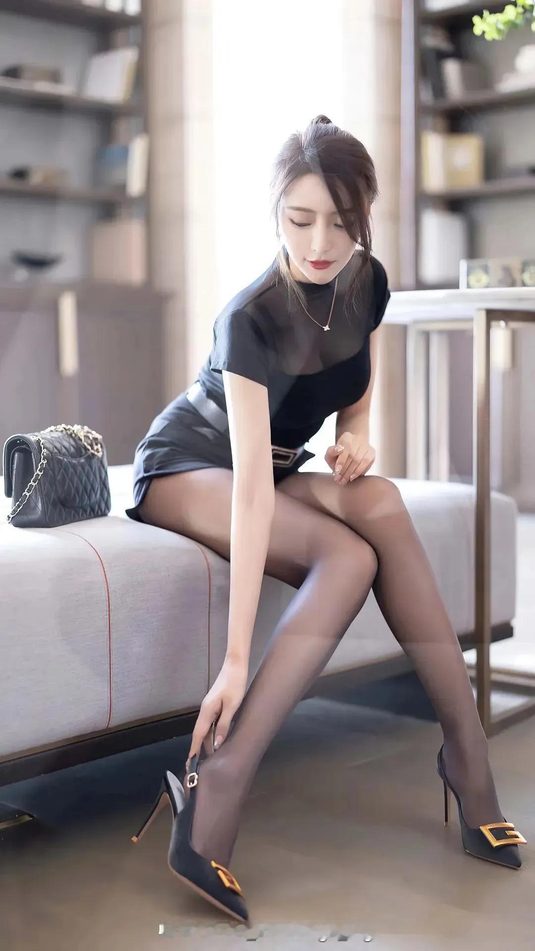 女人是水，男人要爱惜女人，就想爱惜水一样