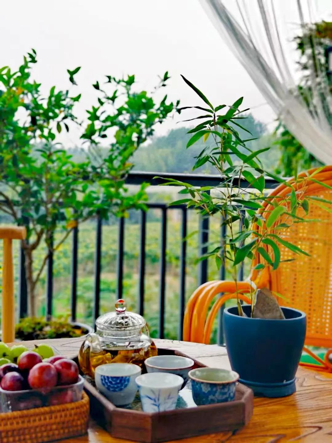 时光，以诗落笔。岁月，以歌成章。愿快乐朝朝夕夕，愿好运日月相依，愿健康不离不弃；