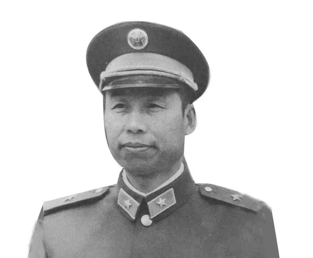 他是老山战场上唯一没熬出将军的师长，只因对着首长喊出“首长，战士流的是血，不是自
