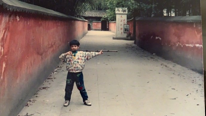 #你好星期六全员晒童年照# 《#你好星期六#》六一儿童节全员晒童年照~ 每个人都