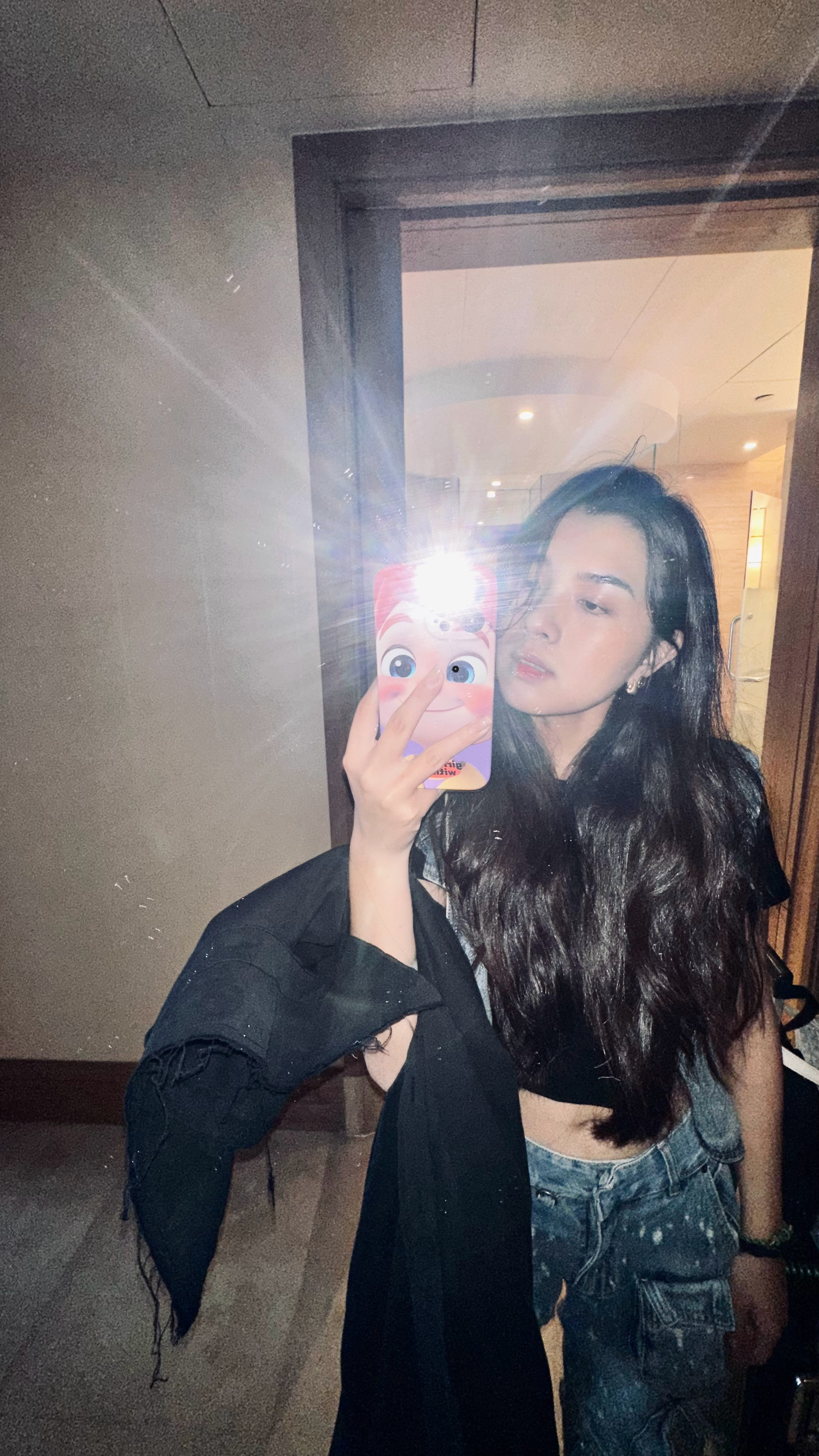 大早上从深圳赶来广州拍了一款车的静态，因为保密协议的原因，我就只能先只字不提了，